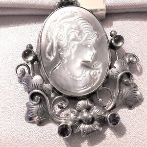 VINTAGE CAMEO MOTHER OF PEARL PENDANT SHELL IN STERLING SILVER